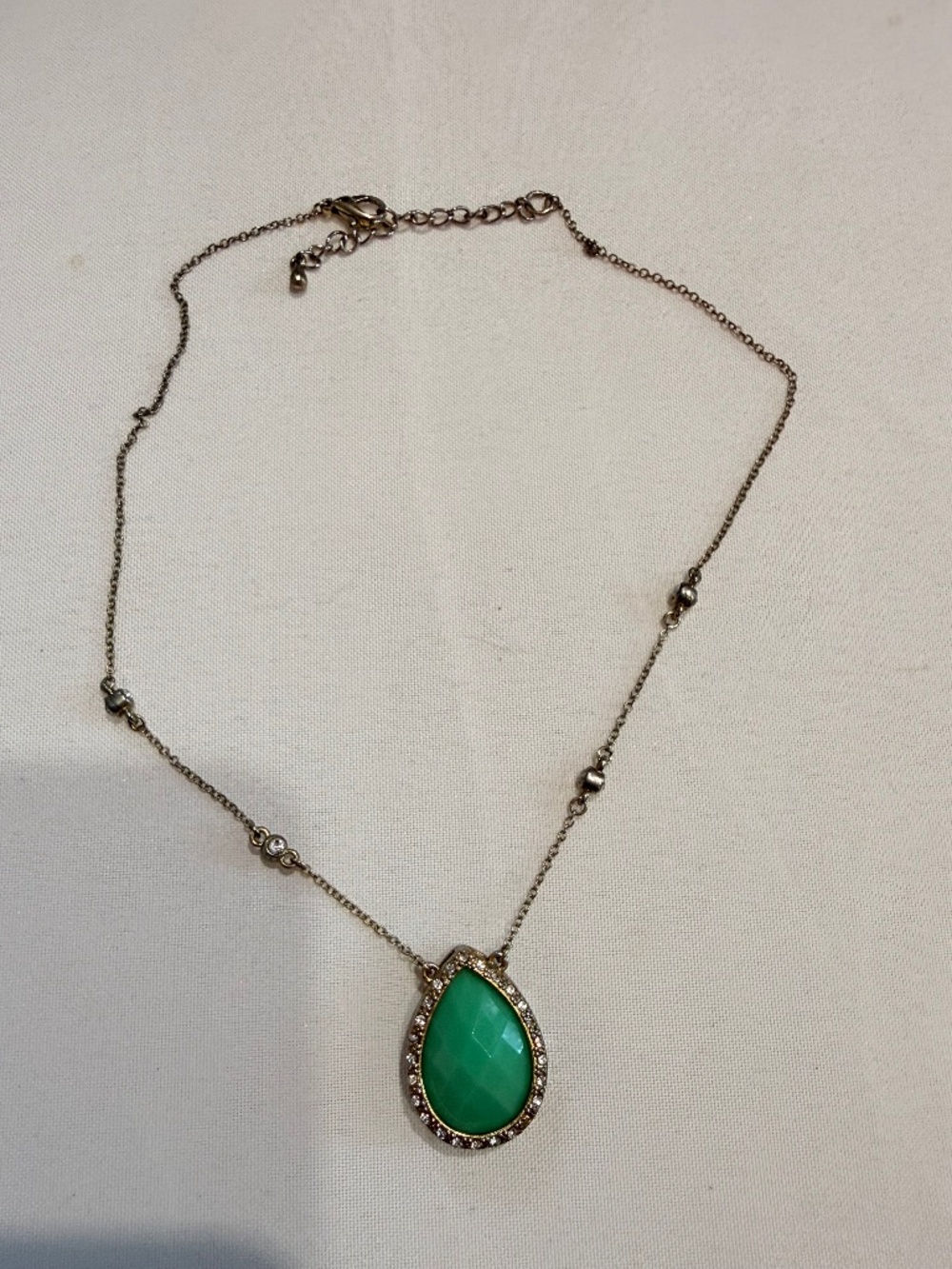 Women's necklace